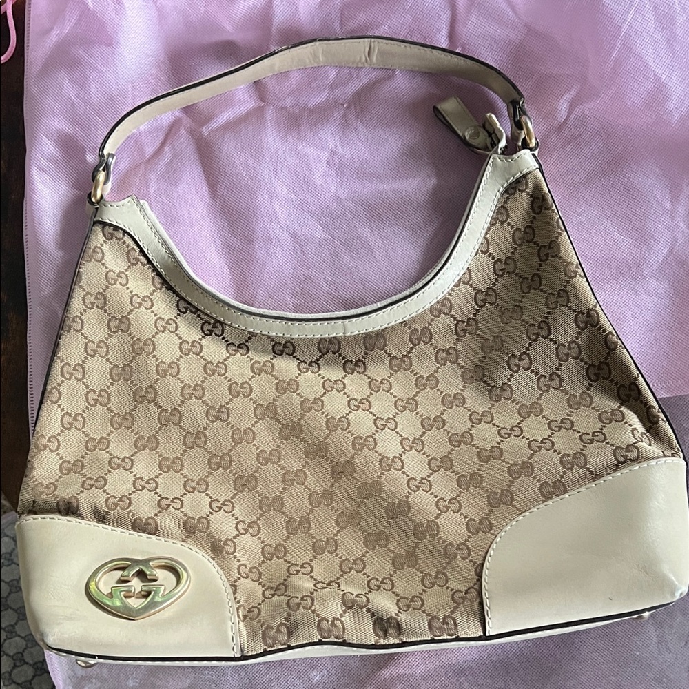 Gucci Tan and Cream Shoulder Bag